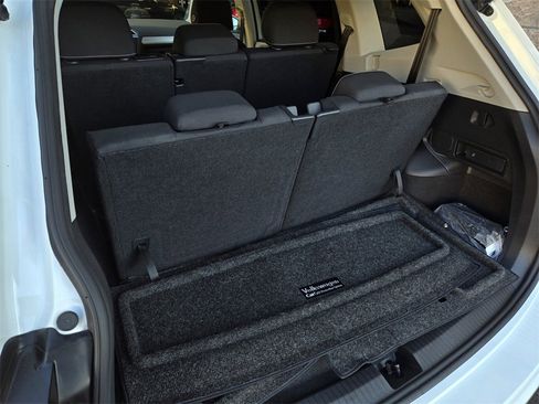 Used 2022 Volkswagen Tiguan S image 24