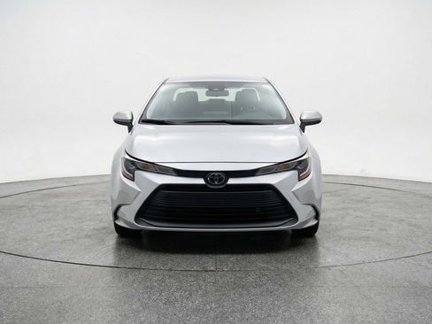 Used 2025 Toyota Corolla LE FWD image 2