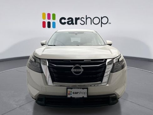 Used 2024 Nissan Pathfinder SV FWD image 8