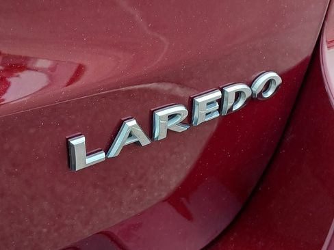 Used 2017 Jeep Grand Cherokee Laredo w/ Quick Order Package 23E AWD/4WD image 7