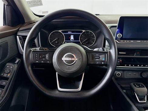 Certified 2023 Nissan Rogue SV image 11