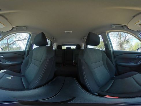 Used 2025 Nissan Rogue SV image 39