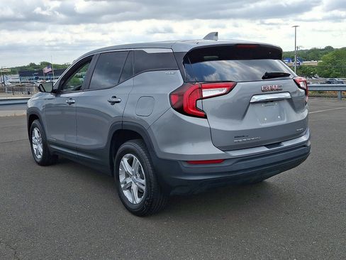 Used 2023 GMC Terrain SLE AWD/4WD image 4