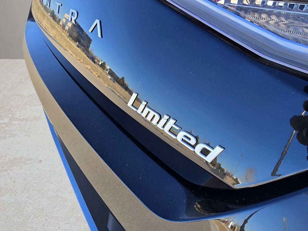 New 2026 Hyundai Elantra Limited FWD image 11