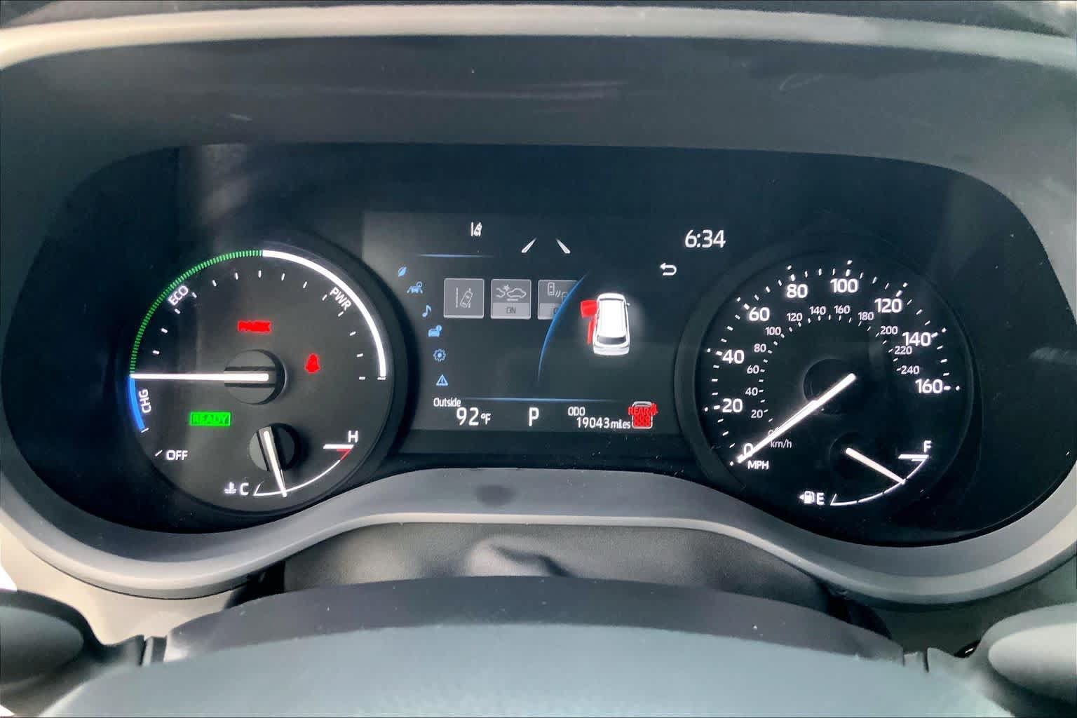 Certified 2025 Toyota Sienna XLE FWD image 25
