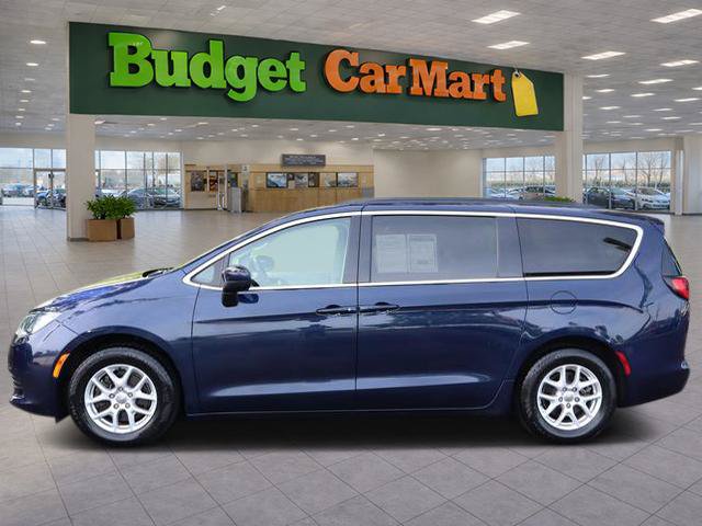 Used 2017 Chrysler Pacifica Touring FWD image 5