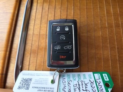 Used 2022 Jeep Grand Wagoneer Series III image 12
