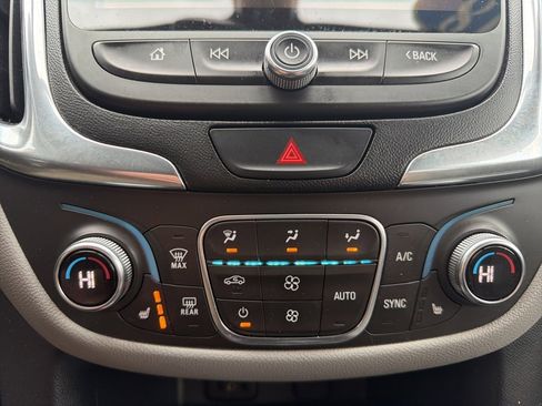 Used 2018 Chevrolet Equinox LT w/ Sun & Infotainment Package image 20