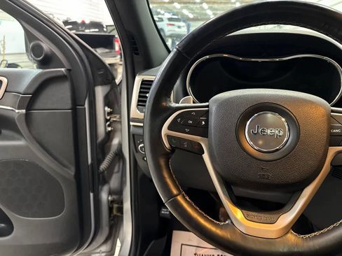 Used 2016 Jeep Grand Cherokee Limited w/ Luxury Group II AWD/4WD image 12