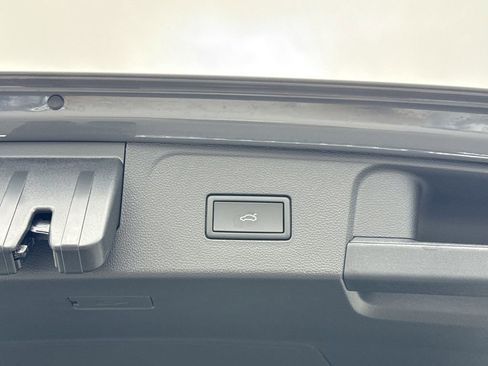 New 2026 Volkswagen Atlas SE FWD image 19