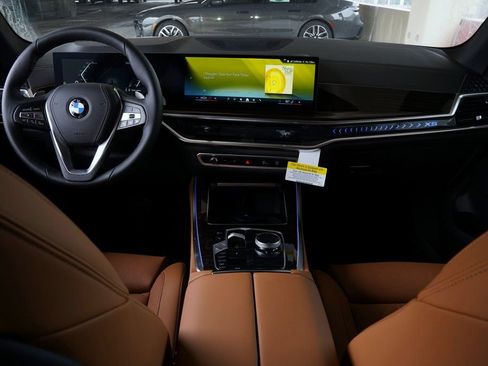 Used 2026 BMW X5 xDrive40i w/ Parking Assistance Package AWD/4WD image 7