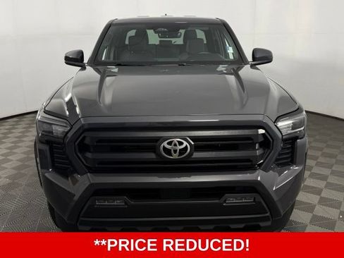 Used 2025 Toyota Tacoma SR5 AWD/4WD image 2