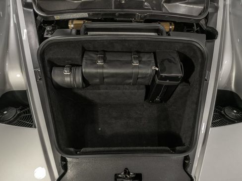 Used 2003 Ferrari Enzo RWD image 40