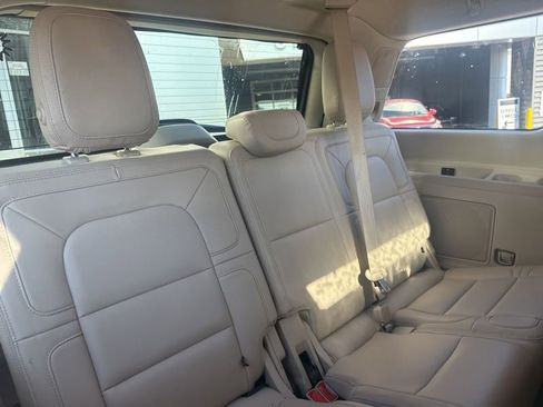 Used 2021 Lincoln Navigator Reserve w/ Luxury Package AWD/4WD image 15