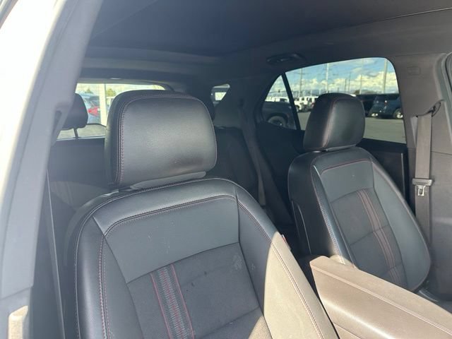 Used 2023 Chevrolet Equinox RS AWD/4WD image 33