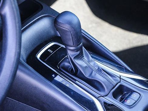 Used 2022 Toyota Corolla LE image 20