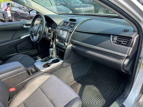 Used 2014 Toyota Camry SE FWD image 24