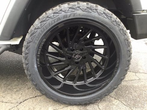 Used 2017 Jeep Wrangler Unlimited Sport AWD/4WD image 31