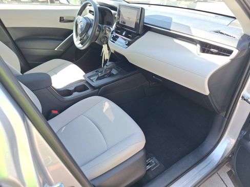 Used 2026 Toyota Corolla Cross L FWD image 30