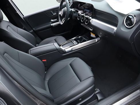 New 2026 Mercedes-Benz GLB 250 4MATIC image 14