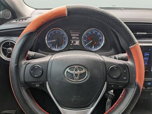 Used 2018 Toyota Corolla LE FWD image 23