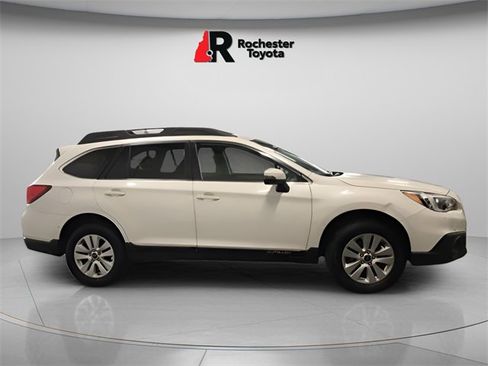 Used 2016 Subaru Outback 2.5i Premium image 3