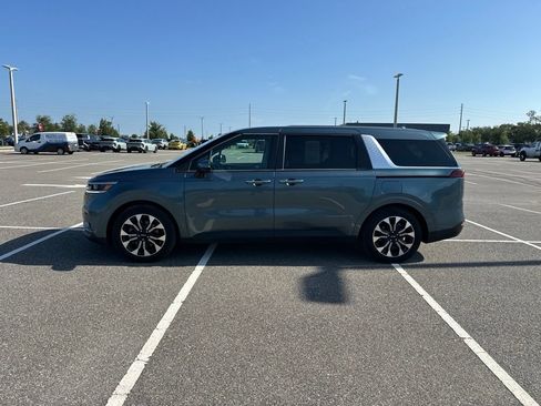Certified 2024 Kia Carnival EX FWD image 12