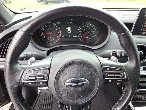 Used 2018 Kia Stinger GT1 image 21