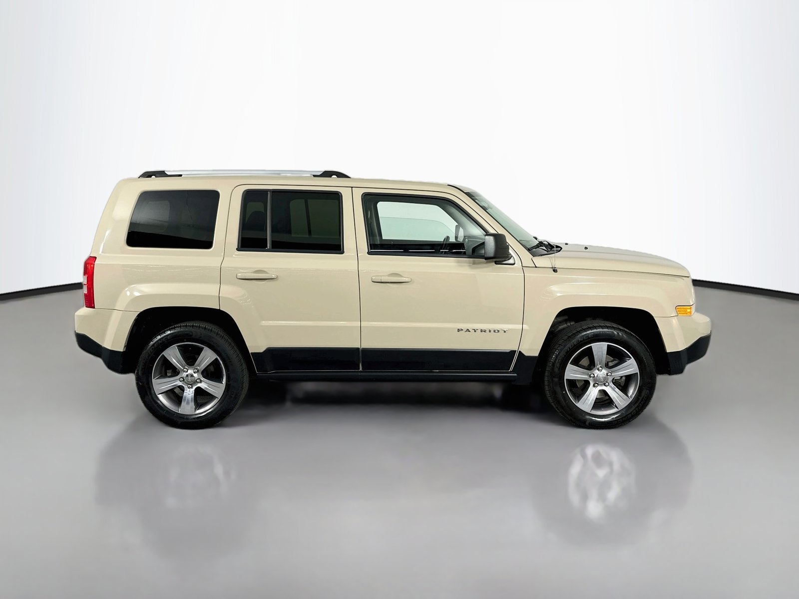 Used 2017 Jeep Patriot High Altitude AWD/4WD image 8