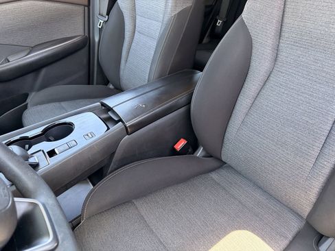 Used 2021 Nissan Rogue S FWD image 17