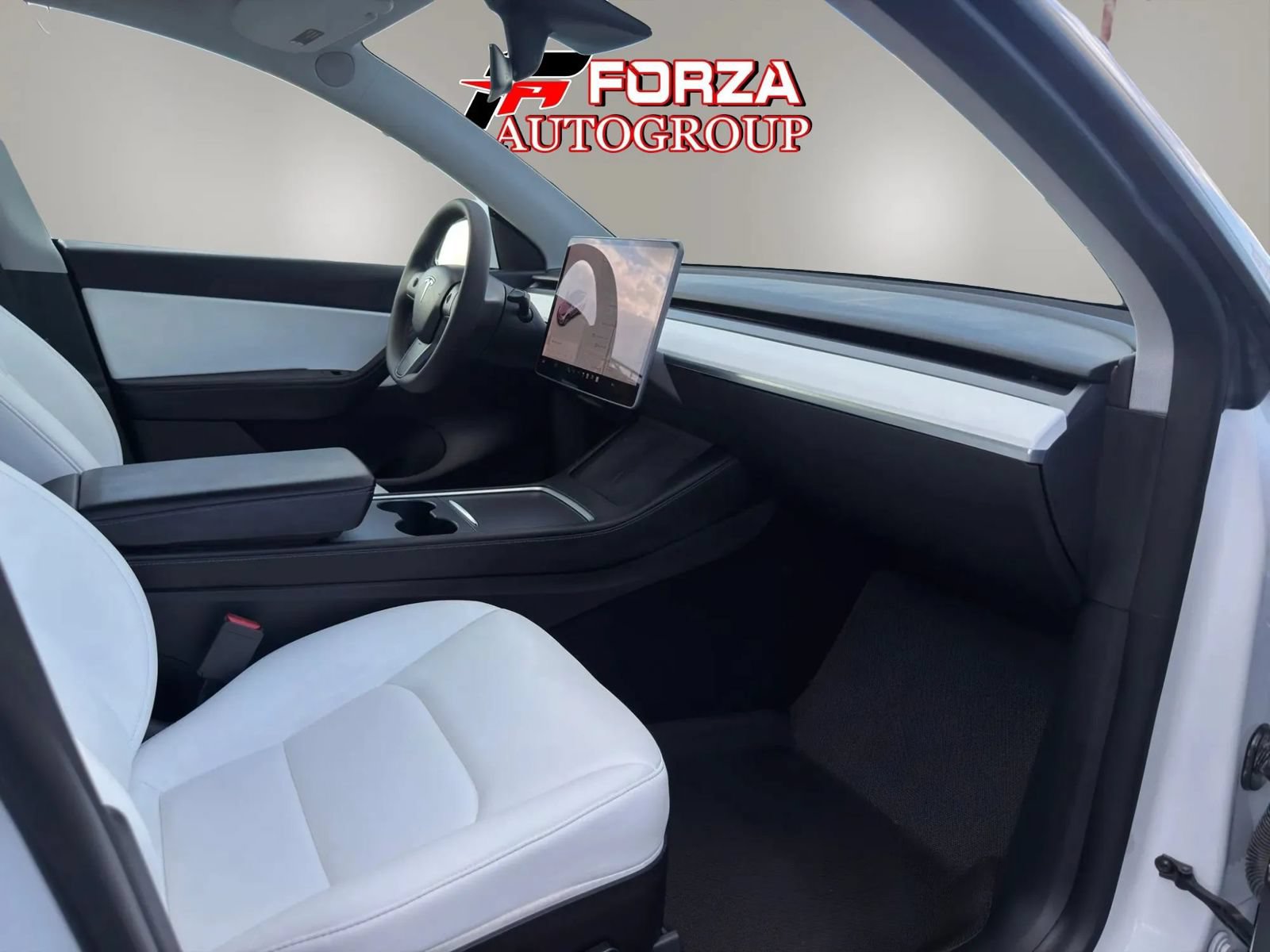 Used 2022 Tesla Model Y Long Range AWD/4WD image 17