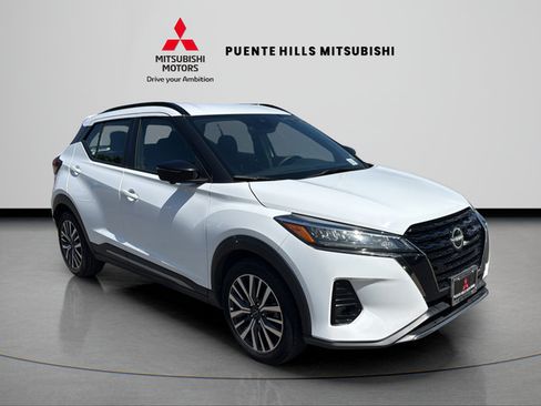 Used 2024 Nissan Kicks SR FWD image 3
