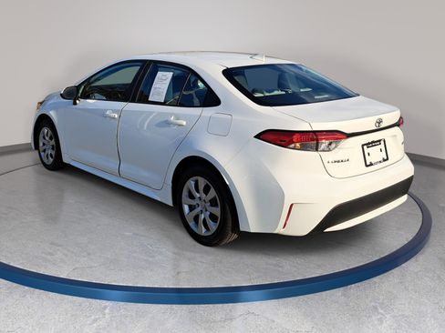Used 2022 Toyota Corolla LE image 7