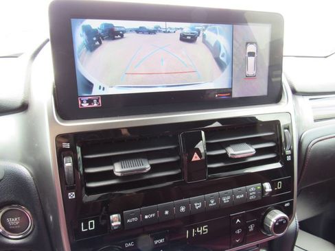 Used 2023 Lexus GX 460 Luxury w/ Accessory Package AWD/4WD image 25