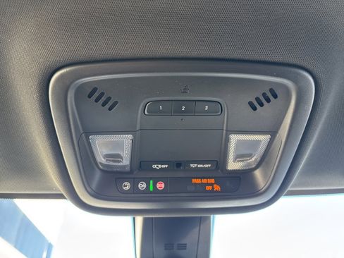 Certified 2023 Chevrolet Traverse LT image 35