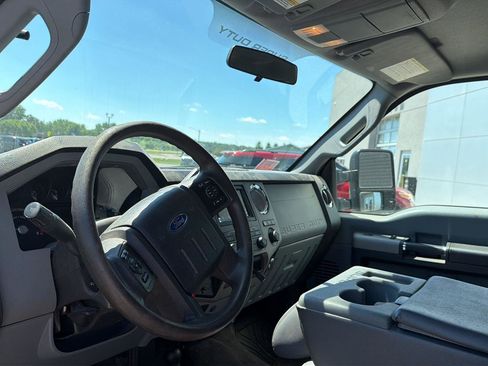 Used 2013 Ford F250 XLT w/ XLT Interior Pkg AWD/4WD image 9