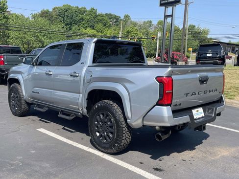 Used 2026 Toyota Tacoma SR5 AWD/4WD image 7