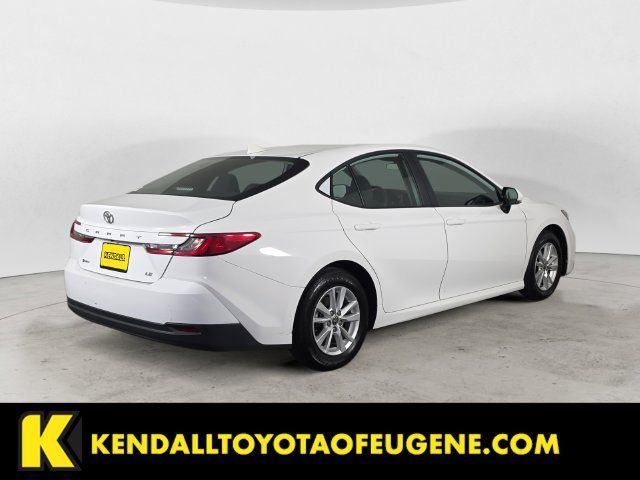 Used 2025 Toyota Camry LE FWD image 5