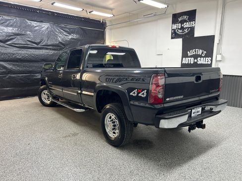 Used 2003 Chevrolet Silverado 2500 LT AWD/4WD image 4