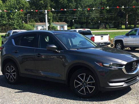 Used 2018 MAZDA CX-5 Touring w/ Preferred Equipment Package FWD image 7