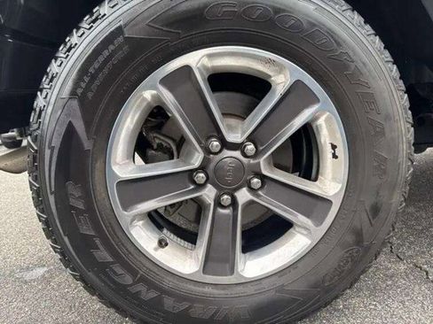 Used 2022 Jeep Wrangler Unlimited Sahara w/ Cold Weather Group image 21