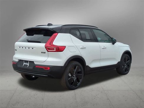 New 2026 Volvo XC40 B5 Ultra w/ Protection Package Premier image 6