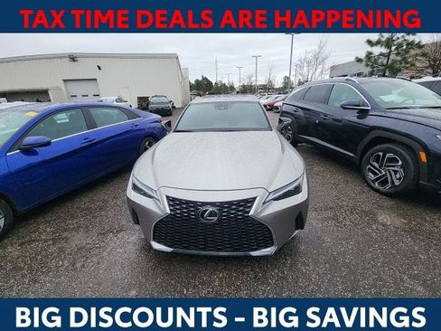 Used 2022 Lexus IS 300 AWD w/ Premium Package image 3