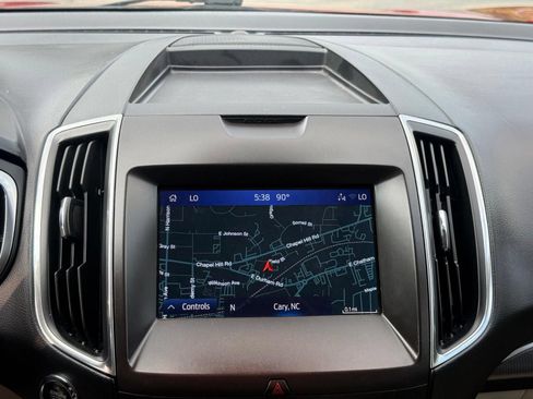 Used 2020 Ford Edge Titanium FWD image 44
