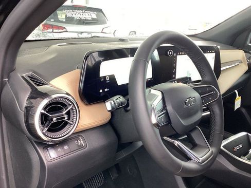 New 2026 Chevrolet Equinox ACTIV w/ Safety and Technology Package FWD image 9