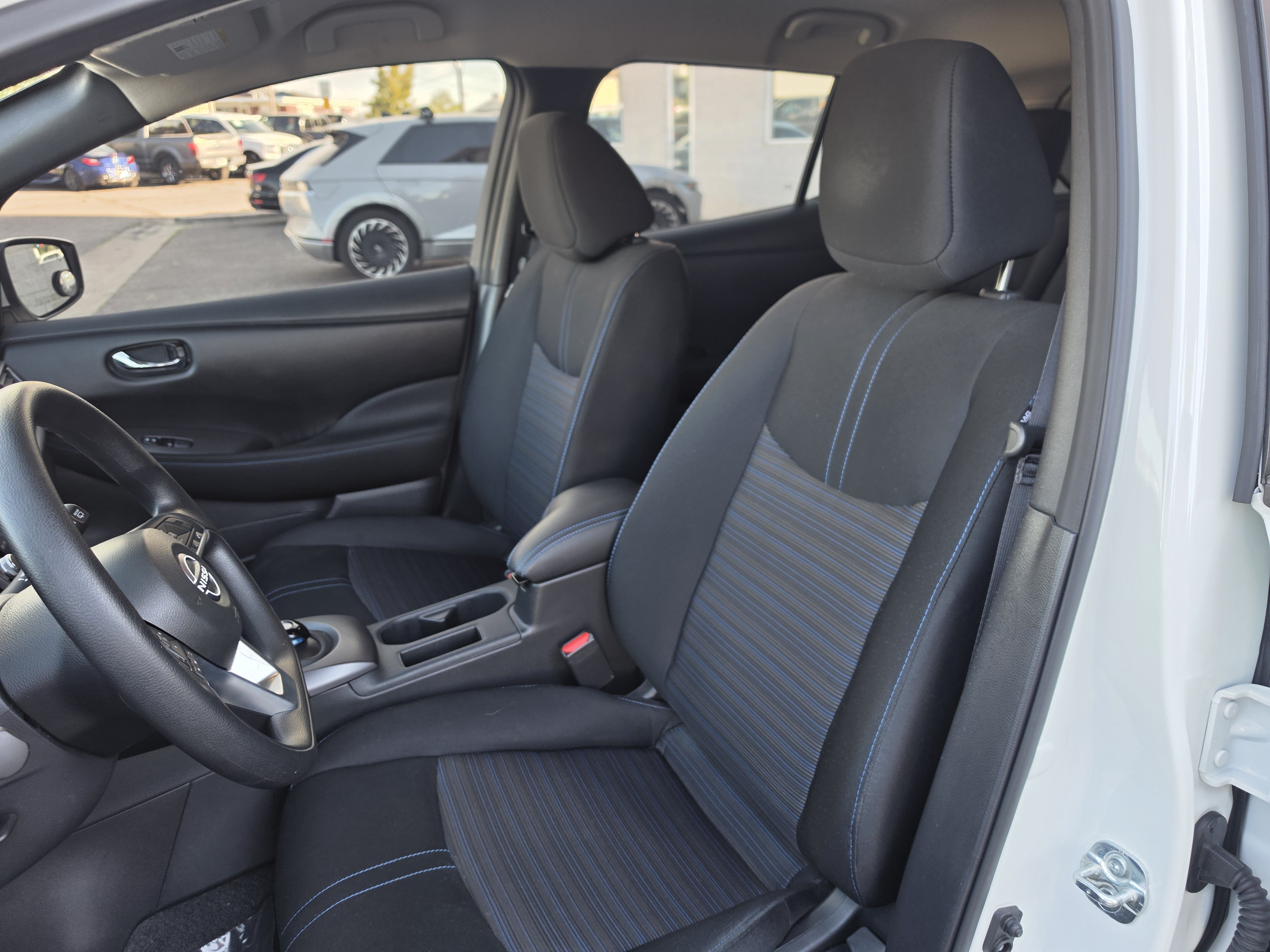 Used 2025 Nissan Leaf S FWD image 11