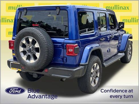 Used 2018 Jeep Wrangler Unlimited Sahara AWD/4WD image 4