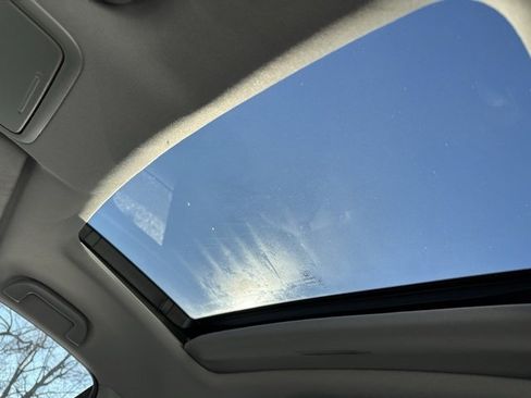 Used 2017 Honda Pilot Touring image 10