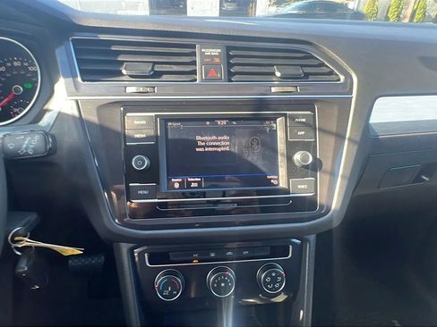Used 2020 Volkswagen Tiguan S image 16