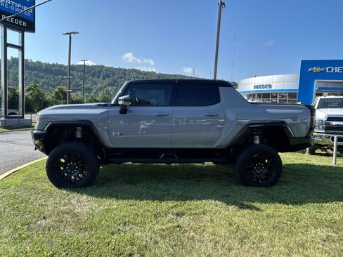Used 2024 GMC Hummer EV 2X AWD/4WD image 4